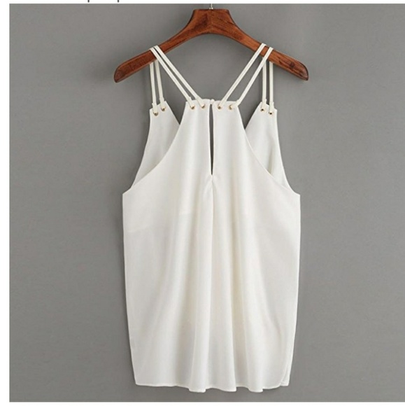 NWOT - White Twist Front Top - Picture 2 of 4